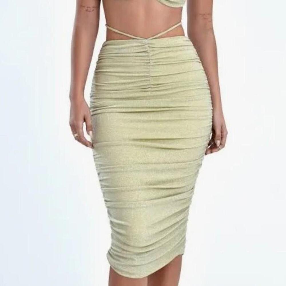 Miss Circle Xoie Ruched Metalic Medi Skirt in XXS